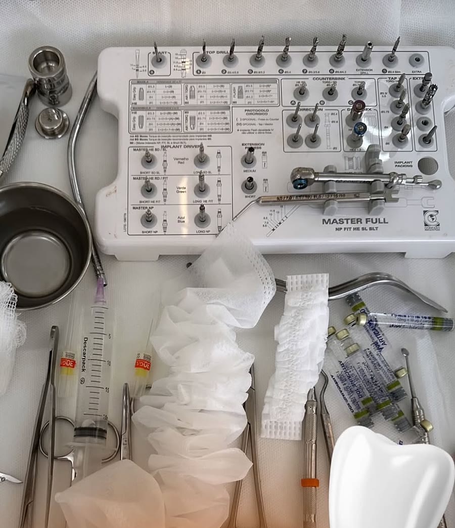 Instrumental de implante da A. Senno Odontologia